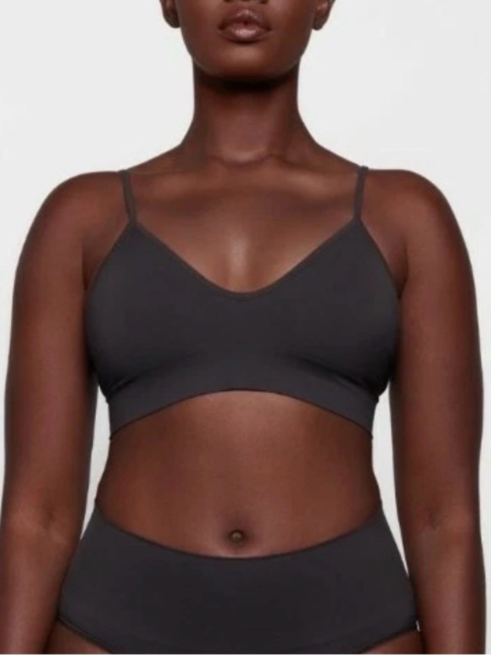 SKIMS SMOOTHING BRALETTE BRA SOOT BLACK 4X